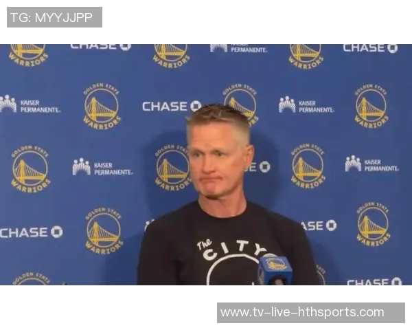 科尔强调稳健与基本功的重要性避免单手传球失误影响比赛表现