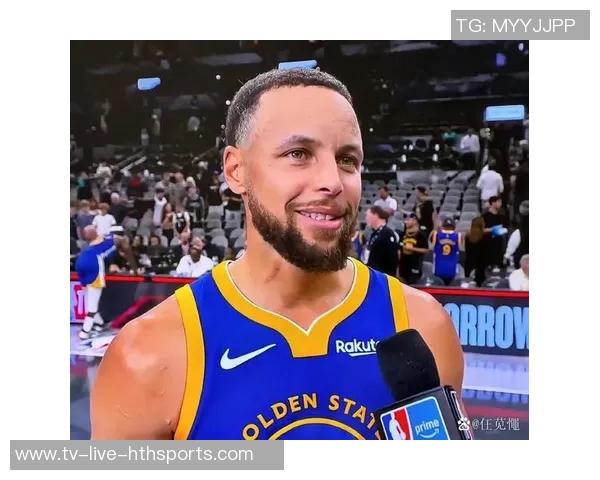 理查德成为球队历史第三位新秀单场30分5三分与库里穆迪并肩前行